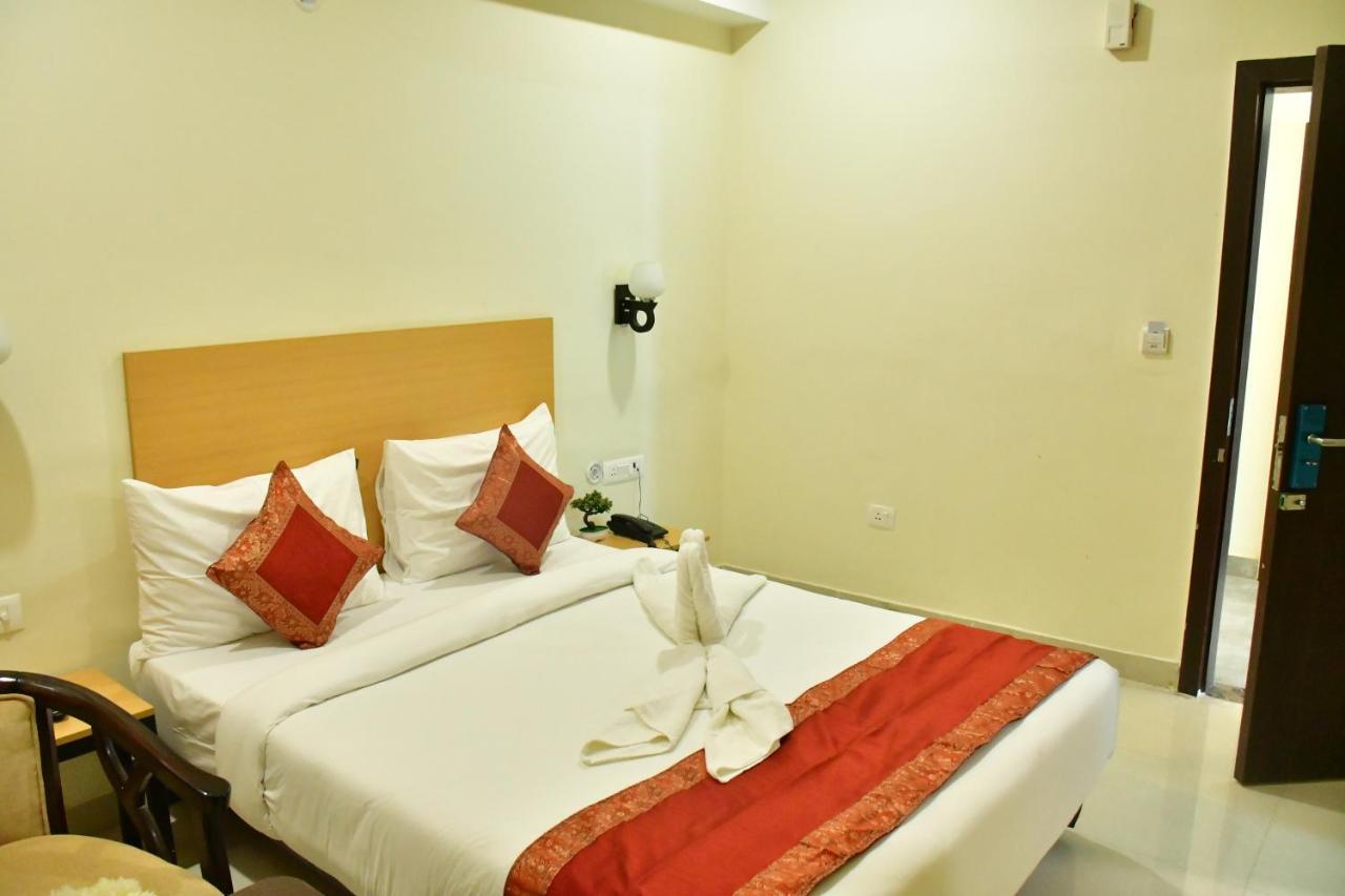 Hotel Yatharth Inn Varanasi Luaran gambar