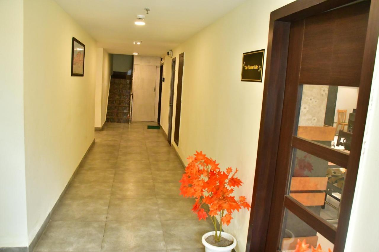 Hotel Yatharth Inn Varanasi Luaran gambar