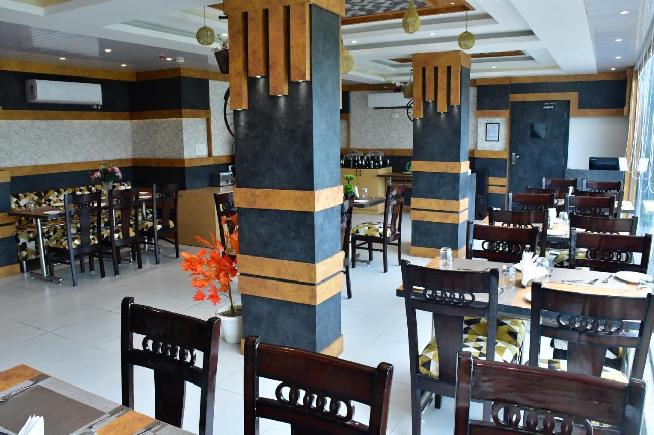 Hotel Yatharth Inn Varanasi Luaran gambar